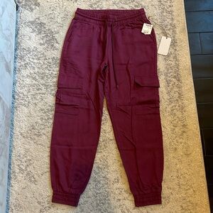 Maroon Ankle cargo style pants